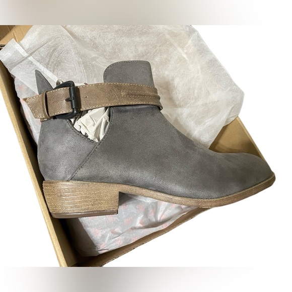 NEW Grey Side Slit Cut-Out Booties - Picture 6 of 10